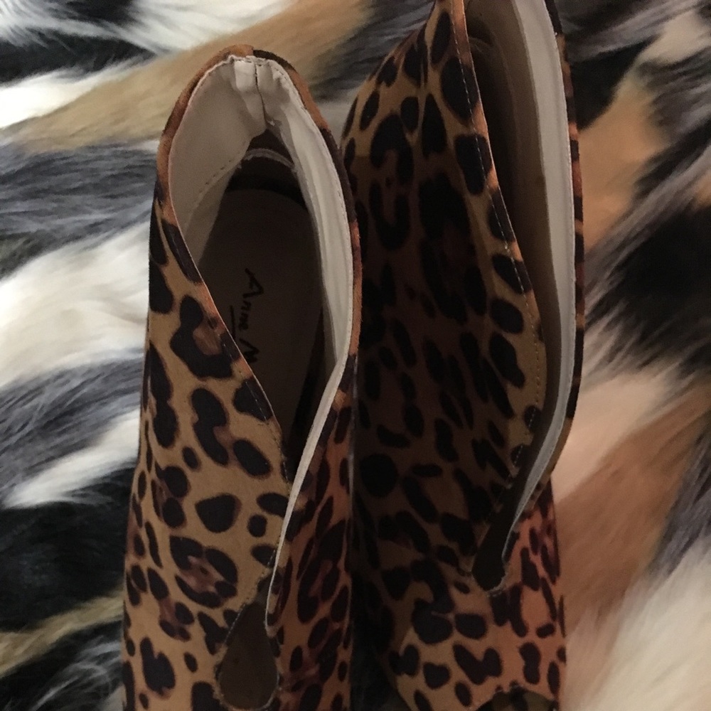 Leopard print ankle bootie heel